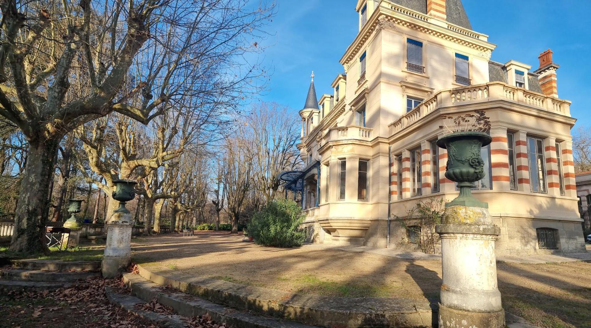 Hotel-Musee Villa Bagatelle Irigny Extérieur photo